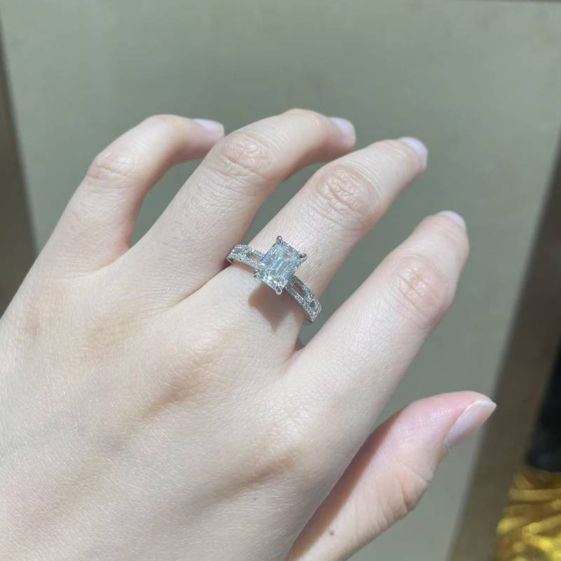 Affordable Luxury方钻Women's RingS925银镀白金定制选款主石Moissanite2.0ct/副石高碳钻